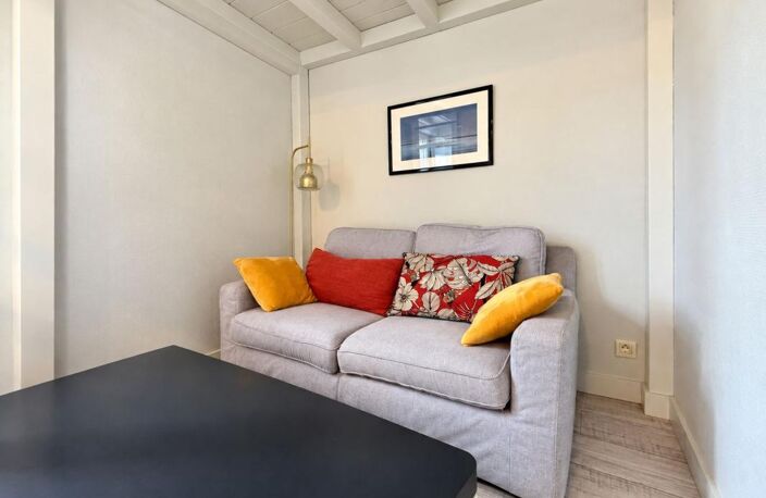 Studio rénové à vendre à Dax avec parking privatif – Centre-ville et gare à pied — photo 3