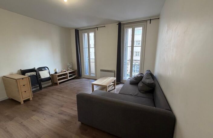 À LOUER -TOULON OUEST -  APPARTEMENT T2 MEUBLÉ — photo 2