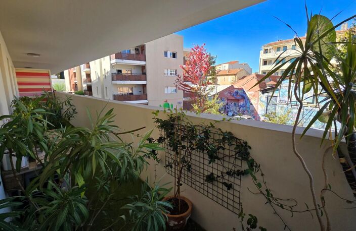 Appartement T4 à vendre quartier Portes Marines 83500 ascenseur résidence récente terrasse et garage — photo 3