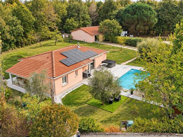 MAISON FAMILIALE  DE 146 M² – PISCINE, JACUZZI, GRAND JARDIN ET GARAGE DE 61 M² – DPE A / GES A — photo du bien