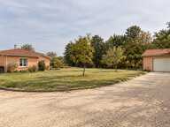 MAISON FAMILIALE  DE 146 M² – PISCINE, JACUZZI, GRAND JARDIN ET GARAGE DE 61 M² – DPE A / GES A — photo 4