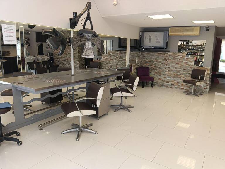Salon de coiffure à la Moutonne — photo 1