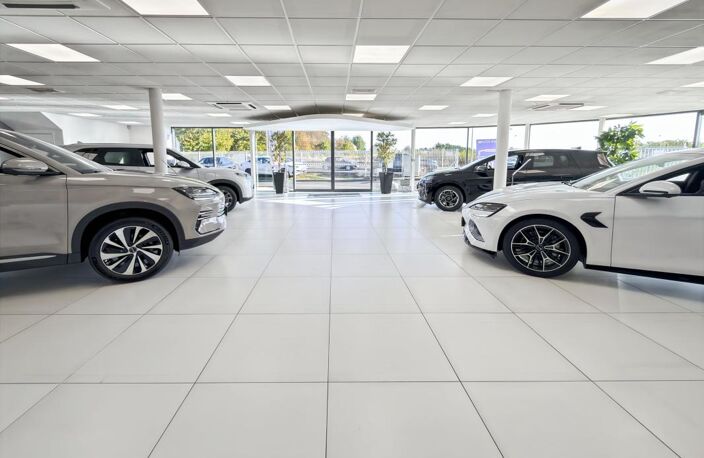 🏬 BÂTIMENT COMMERCIAL & D'ACTIVITÉ 1 620 m² + 100 PARKINGS — ORLÉANS SUD 🚚 — photo 2