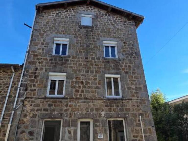 SAINT GENEST MALIFAUX 42660- RARE SUR LE SECTEUR - COEUR DE VILLAGE appartement 74m² 2 chambres au 1er étage — photo 1