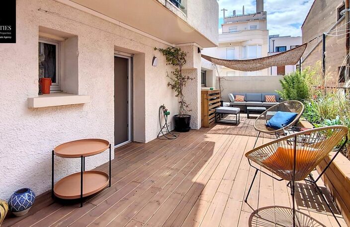 Appartement terrasse   . Résidence  de standing  avec ascenseur  .  Palais des Congrès                                            4.23 m2 — photo 2