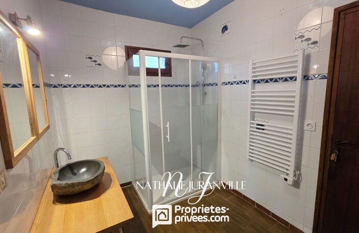 CÉRET - Maison de 175,5 m² en 2 appartements, plein sud, vue montagnes — photo 5