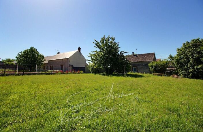 Ensemble immobilier avec maison et dépendances, cour et jardin — photo 3