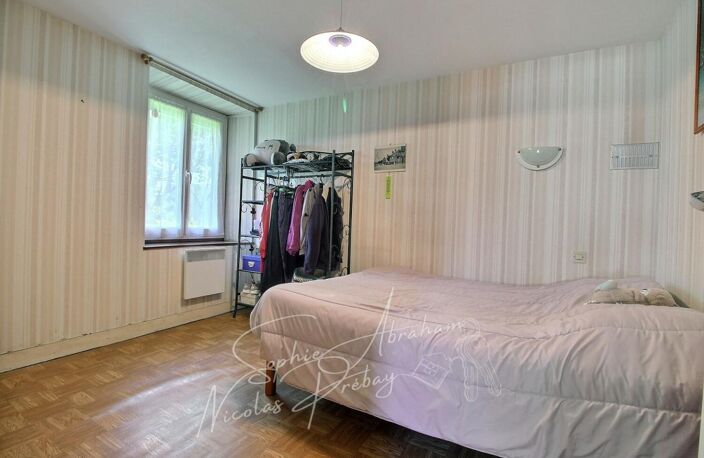 Ensemble immobilier avec maison et dépendances, cour et jardin — photo 5