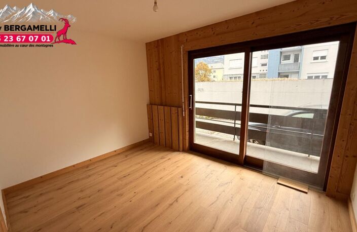 LE FAYET SAINT-GERVAIS-LES-BAINS  APPARTEMENT T2 RÉNOVÉ DE 57 M² AVEC BALCON DE 15 M² CAVE ET STATIONNEMENT — photo 3