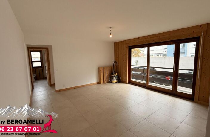 LE FAYET SAINT-GERVAIS-LES-BAINS  APPARTEMENT T2 RÉNOVÉ DE 57 M² AVEC BALCON DE 15 M² CAVE ET STATIONNEMENT — photo 5