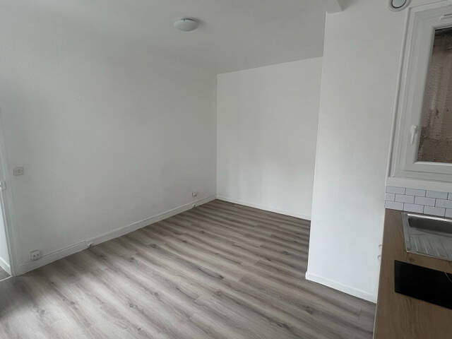Beau studio proche Quai d'Orsay 75007 — photo du bien