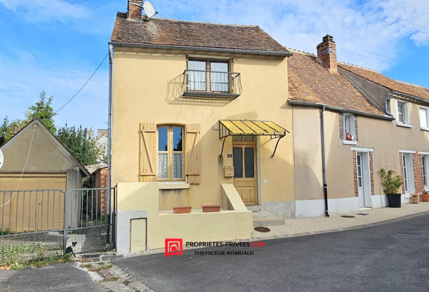 Maison de bourg avec dépendances et atelier à Ferrières-en-Gâtinais (45210) — photo 1
