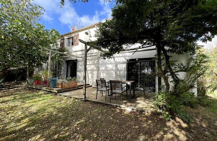 VUE (44640)? MAISON FAMILIALE DE 128 M², 5 CHAMBRES, GRAND TERRAIN ET DÉPENDANCE EN PIERRE DE 175 M² — photo 3