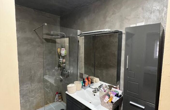 Maison de ville Romans Sur Isere 5 pièce(s) 114 m2 — photo 5