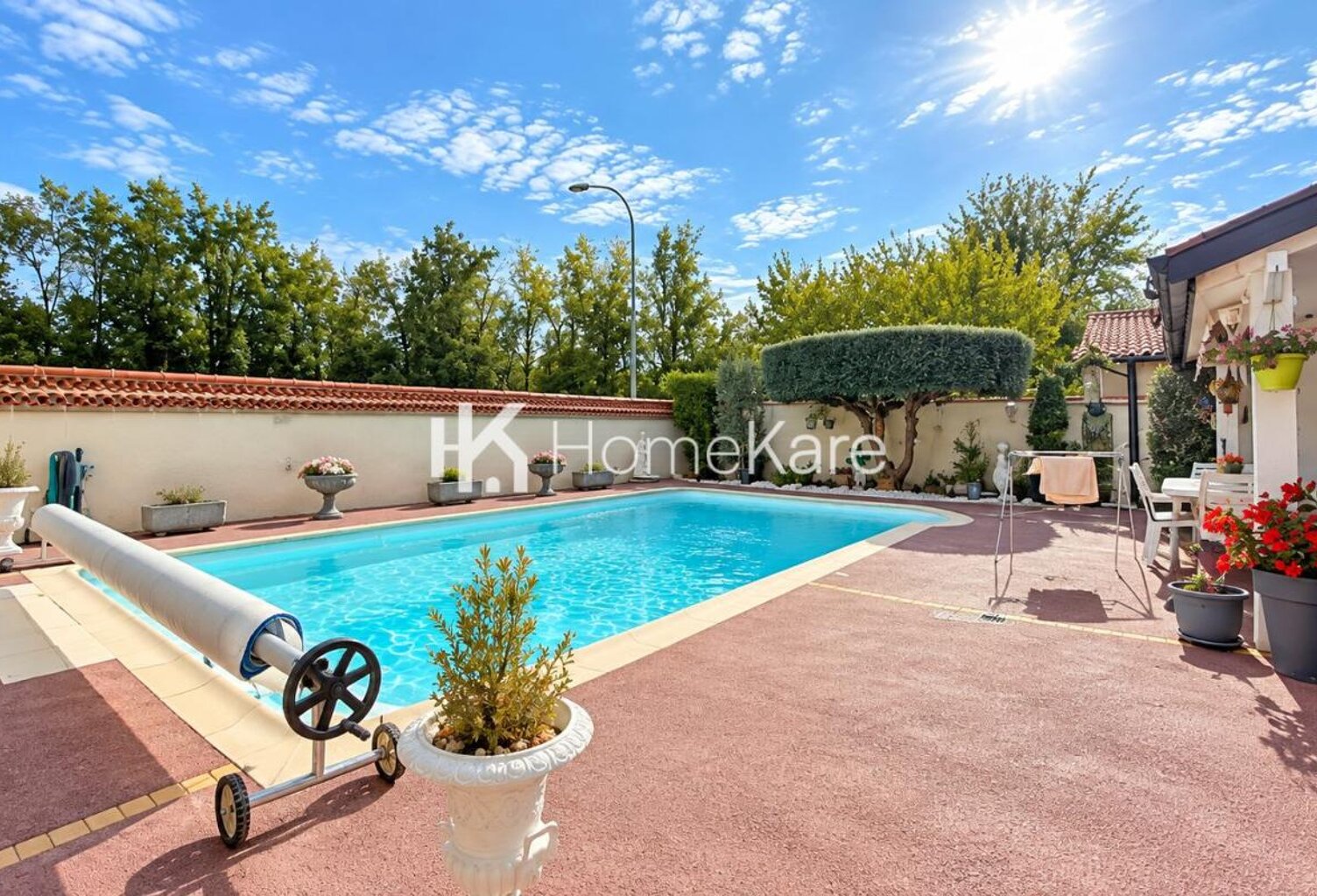 Maison plain-pied avec piscine — photo 1