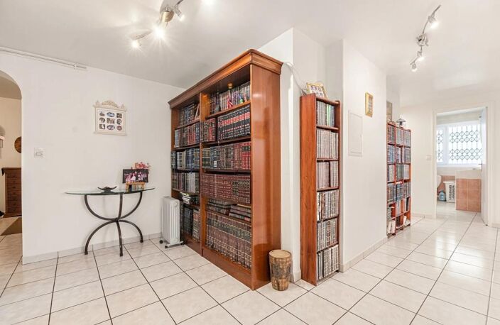 Appartement T4 de 117 m² situé à Grenoble — photo 2