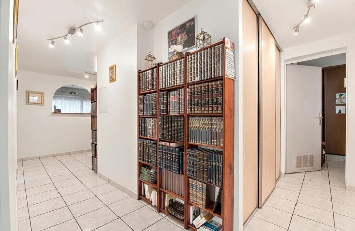 Appartement T4 de 117 m² situé à Grenoble — photo 3