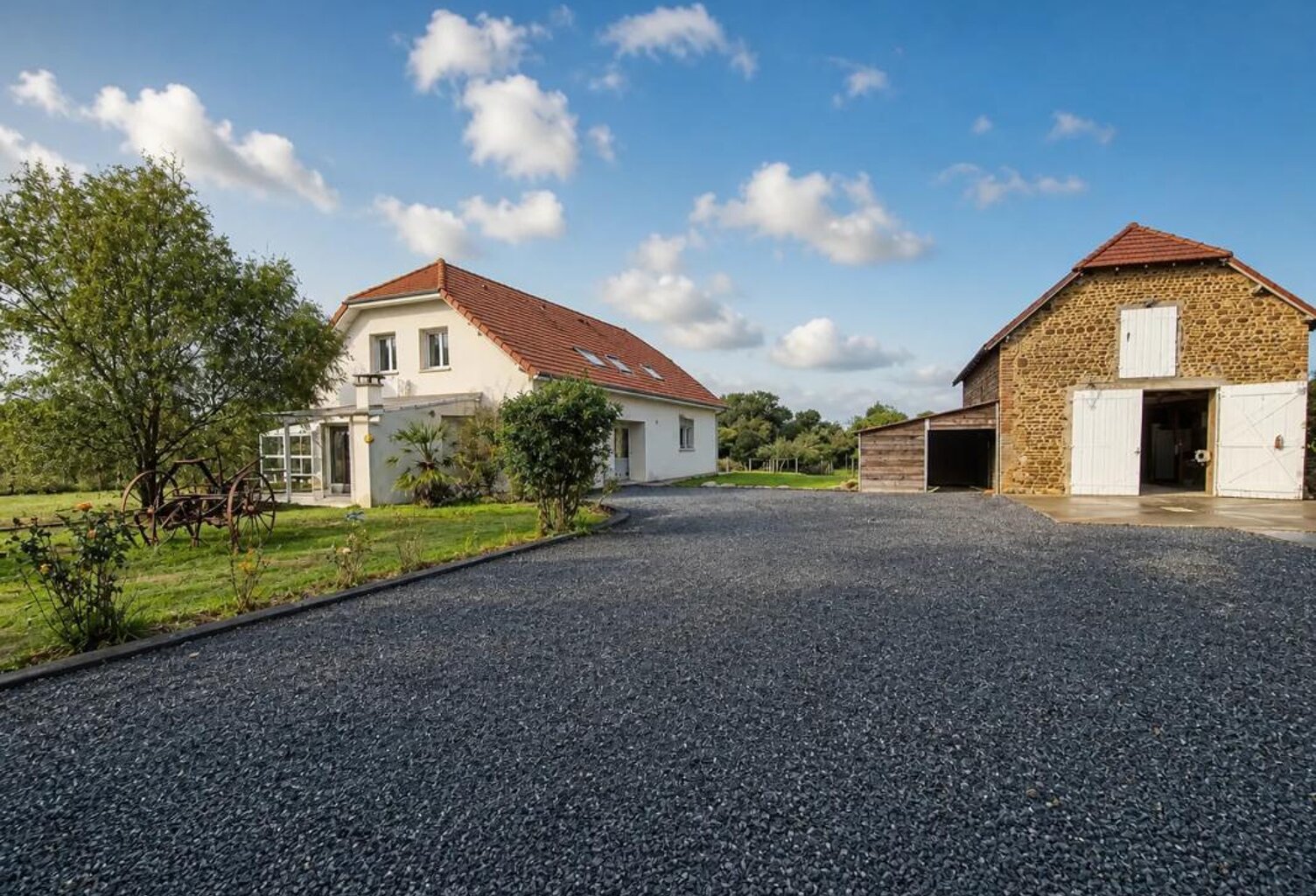 Maison 5 pièces de 166 m² à Argelos avec grange — photo 1