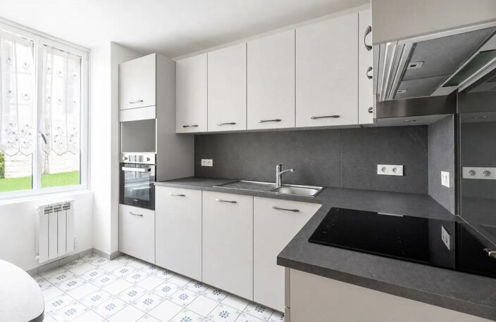 Maison de caractère avec jardin - 104 m2 - Villeneuve-le-Comte — photo 4