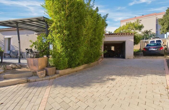 Maison individuelle 4 pièces – 92 m² – Plain-pied – Piscine – Domaine privé – Terrain 730 m² — photo 2