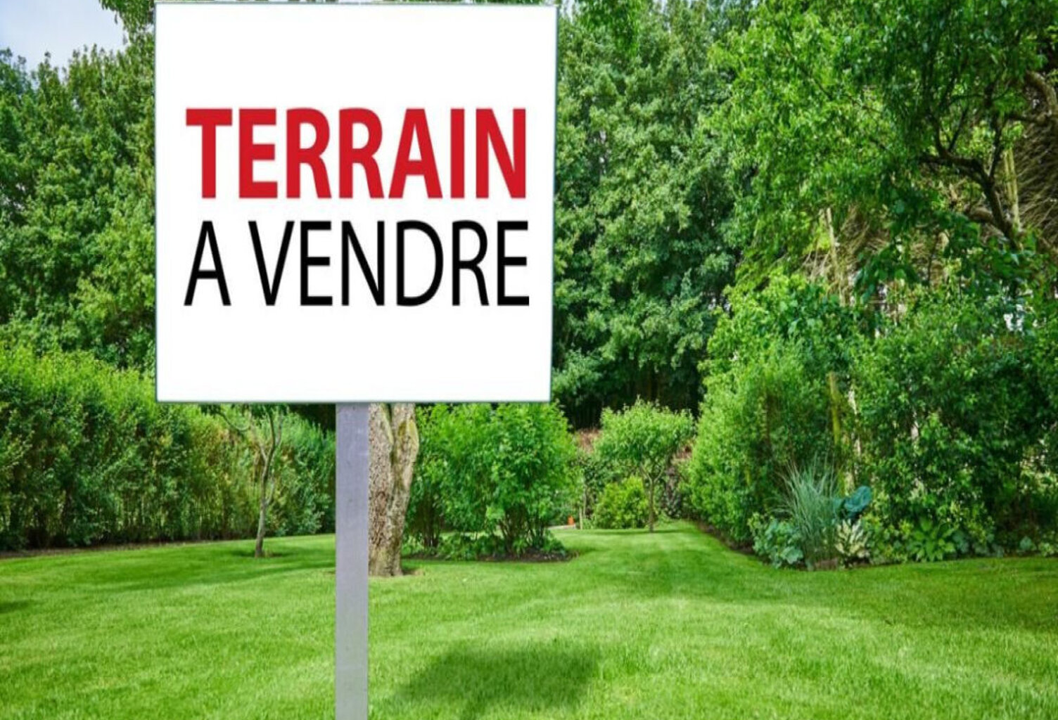 Terrain plat et constructible  — photo 1