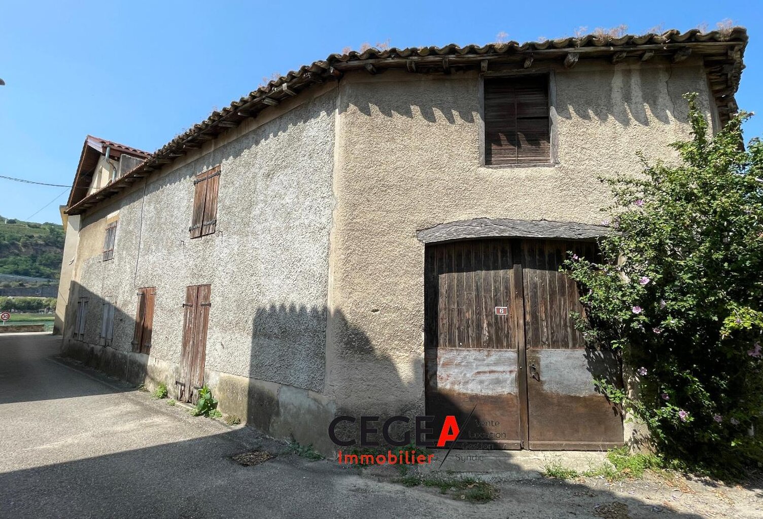 Vente maison 1 pièce 300 m² Sablons (38550) — photo 1