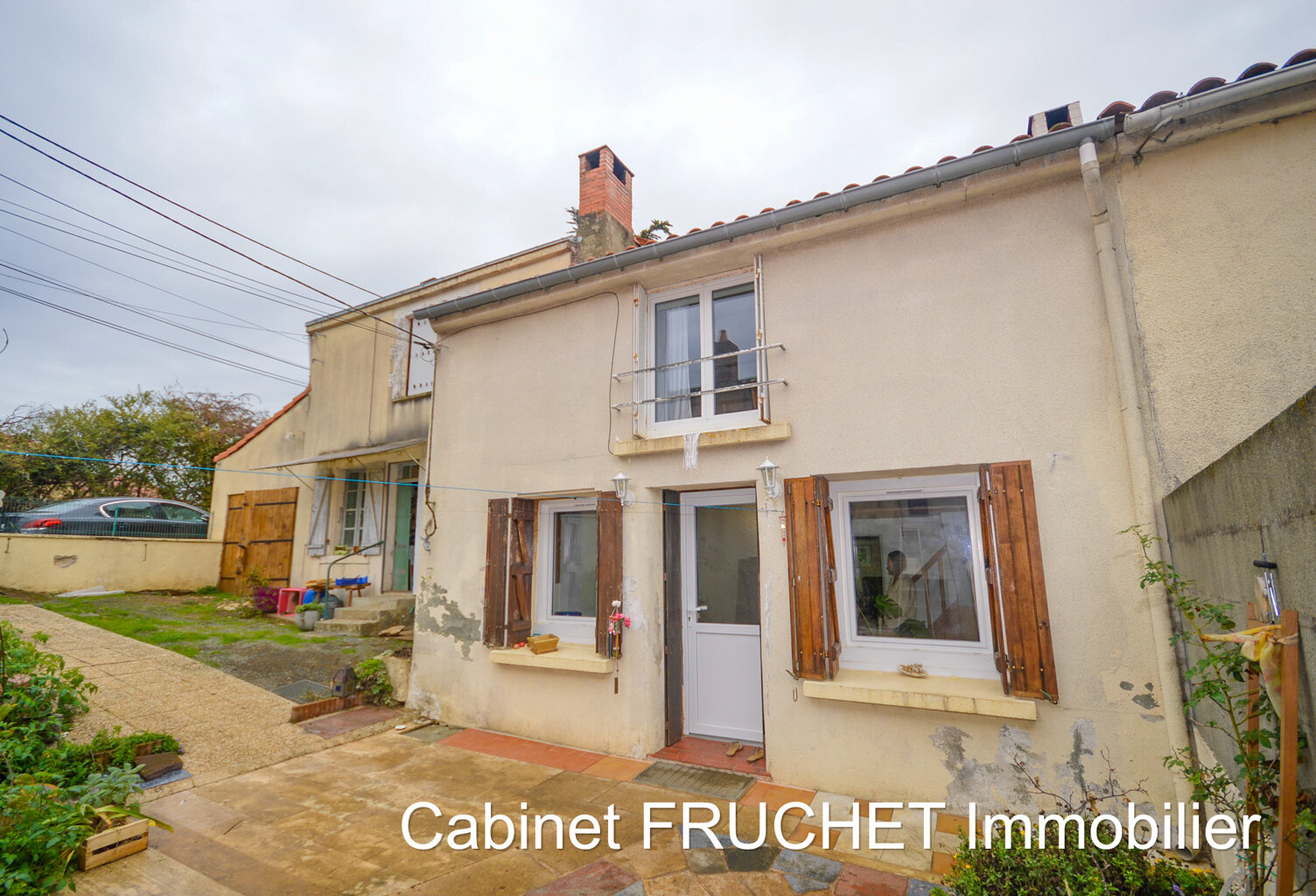 CHANTONNAY - Maison avec annexes et fort potentiel — photo 1