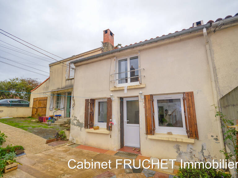 CHANTONNAY - Maison avec annexes et fort potentiel — photo 1