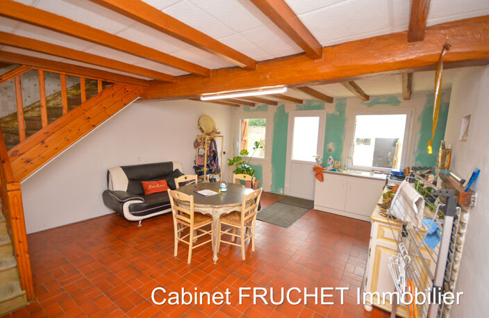 CHANTONNAY - Maison avec annexes et fort potentiel — photo 2