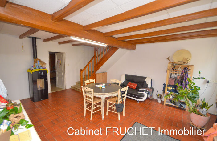 CHANTONNAY - Maison avec annexes et fort potentiel — photo 3