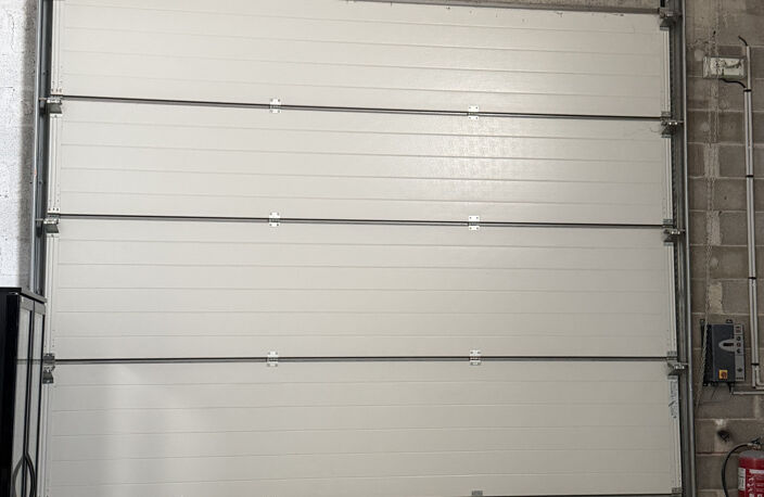À LOUER   LOCAL COMMERCIAL OU PROFESSIONNEL DE 110 m2 AVEC C — photo 2