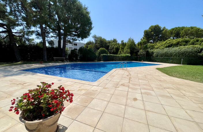 ANTIBES SAINT JEAN, BEAU 3/4 PIECES 80M2 , REZ DE JARDIN — photo 2