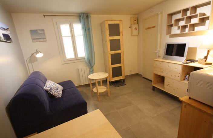 Studio meublé rénové 15 m2, Le Panier, Marseille 2e — photo 2