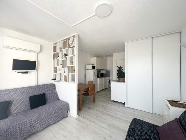 Studio meublé dans une résidence avec piscine du quartier du — photo du bien