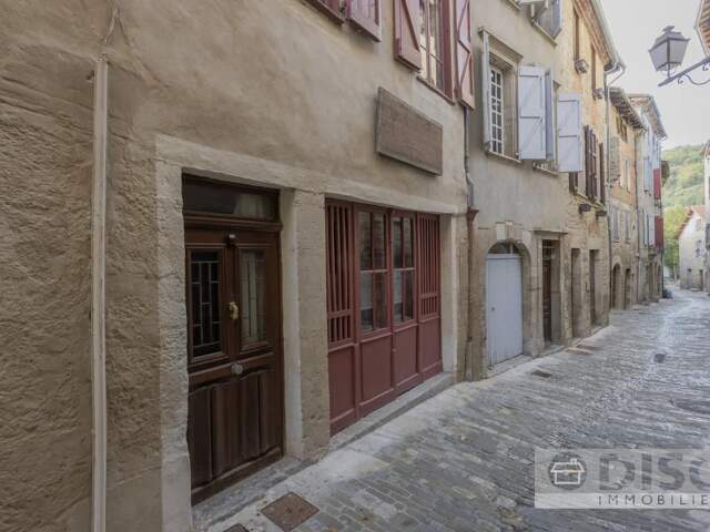 Charmante maison de village avec jardin et loggia offrant de belles vues — photo du bien