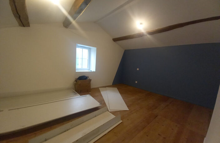 Maison en pierre de 106 m2 avec dépendances   Le Mazeau - te — photo 4