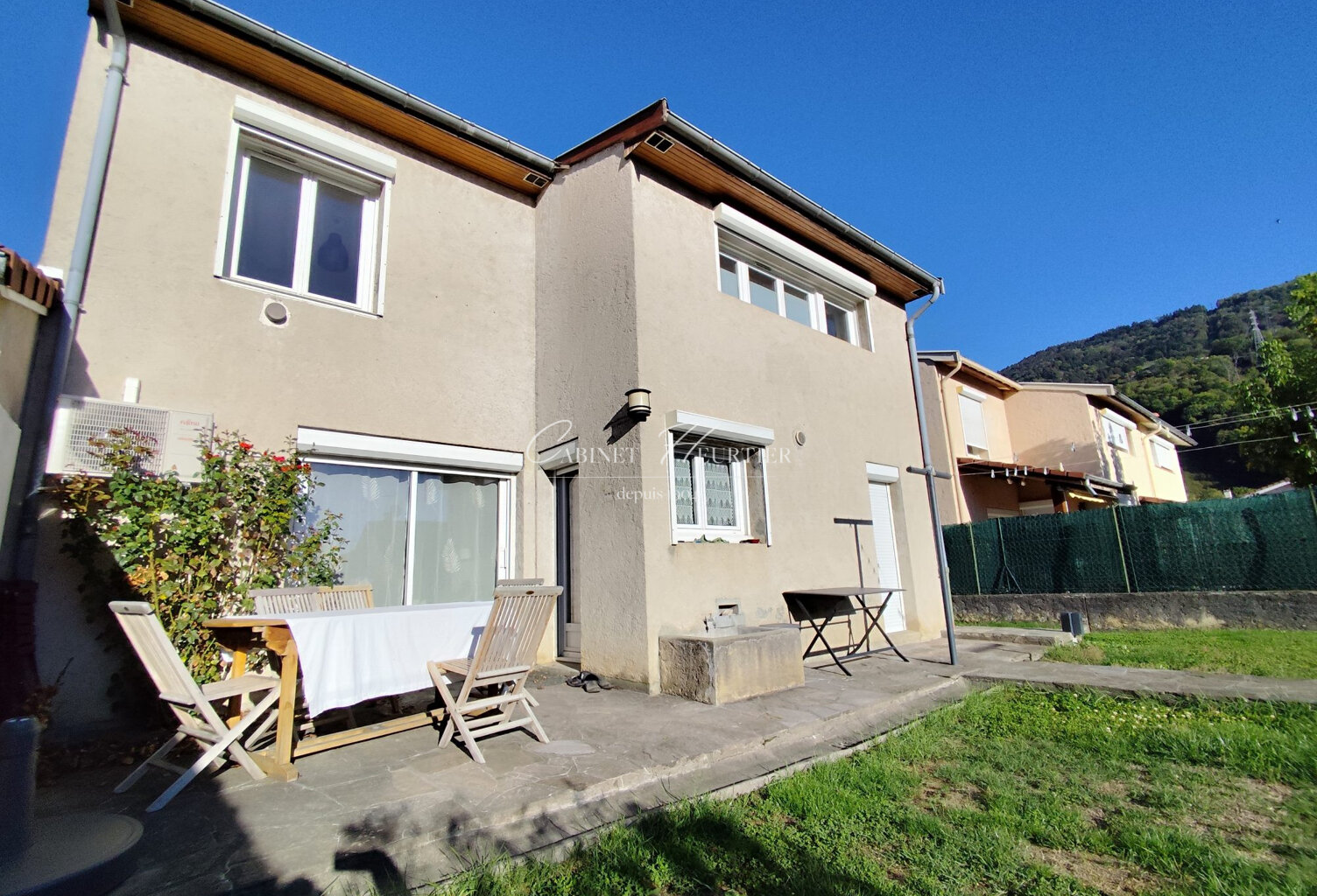 Maison avec beau jardin — photo 1