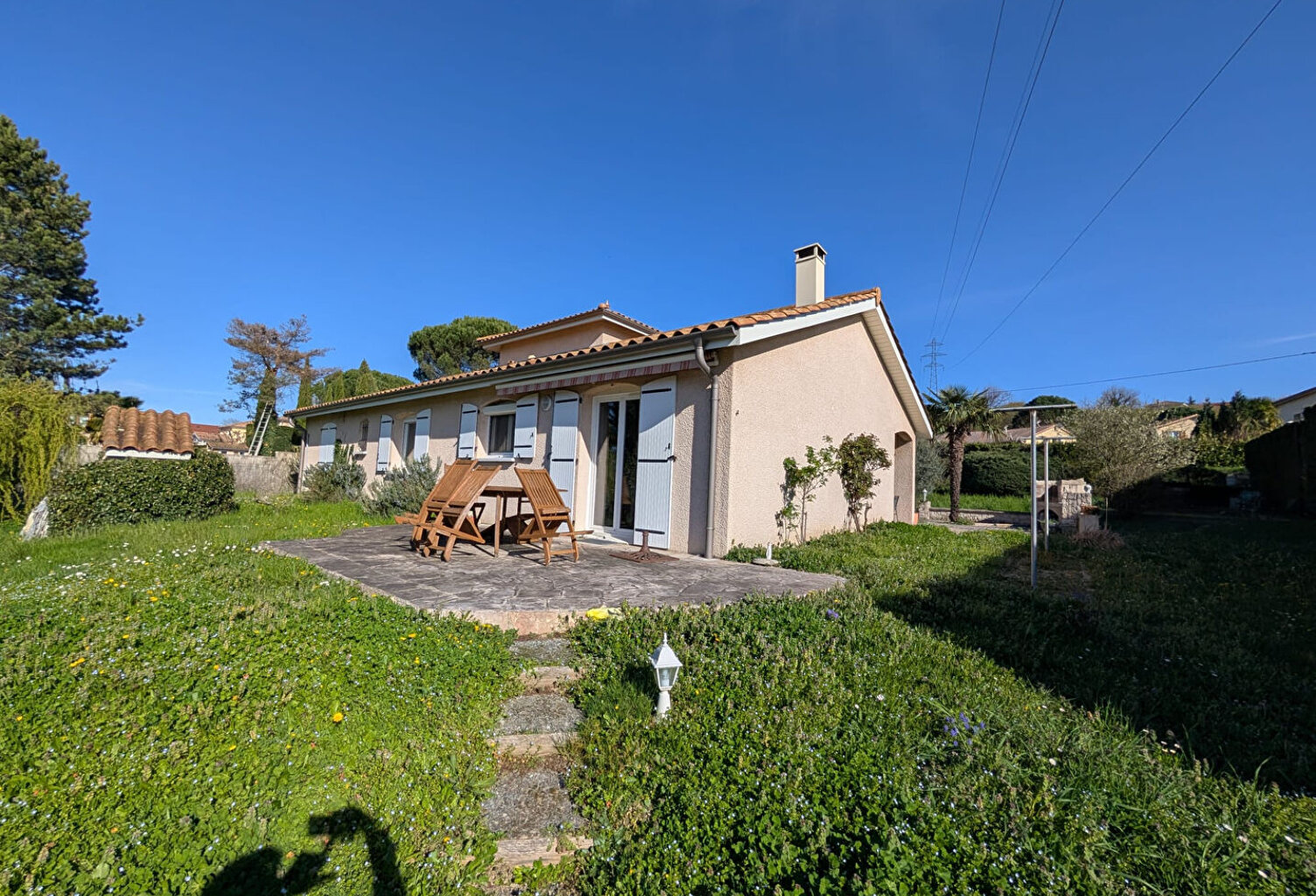 Maison  5 pièce(s)  Clonas-Sur-Varèze — photo 1