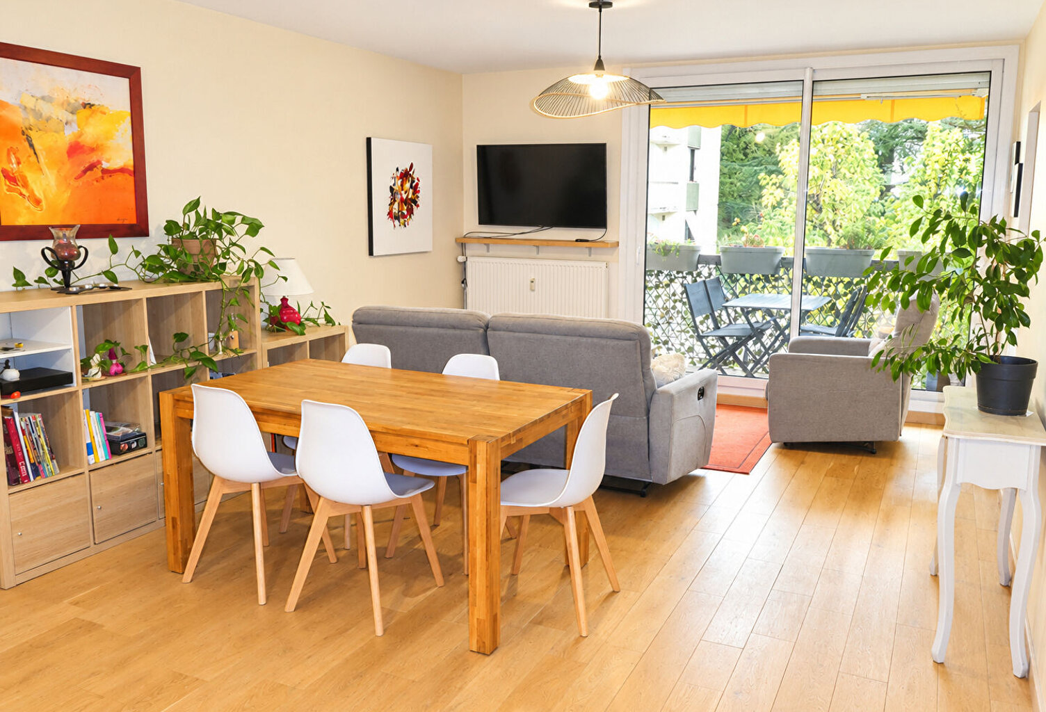 Un appartement lumineux, rénové avec goût : le plaisir de se sentir chez soi — photo 1