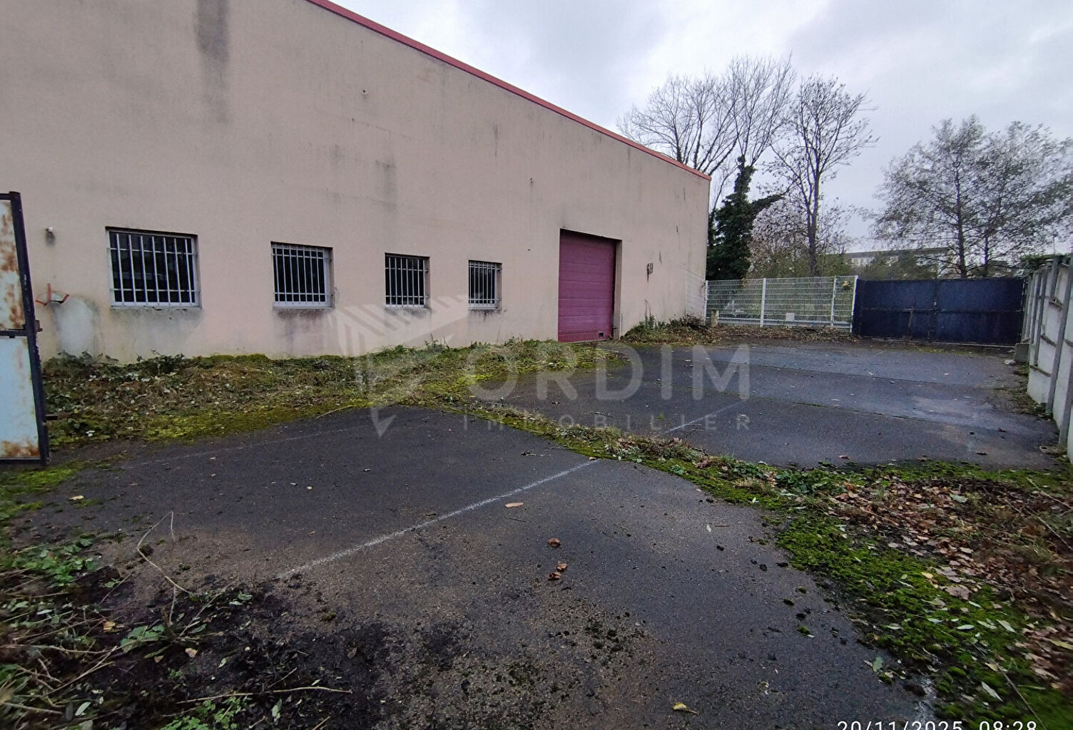 AUXERRE BATIMENT COMMERCIAL 390M² avec Terrain d'environ 566m² — photo 1