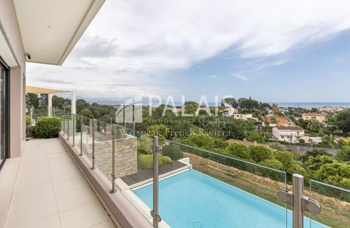 ANTIBES – RASTINES // Villa Contemporaine 240 m² – Jardin – Pisc — photo 2