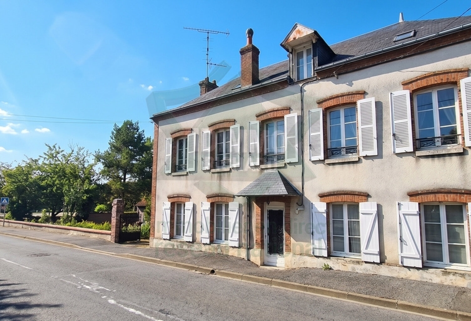Maison de maître 214 m2 à vendre à 15 min de Beaumont-du-Gât — photo 1