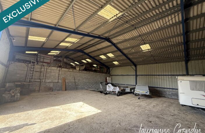 TERRAIN CONSTRUCIBLE ET HANGARS LA VERGNE 17400 — photo 4