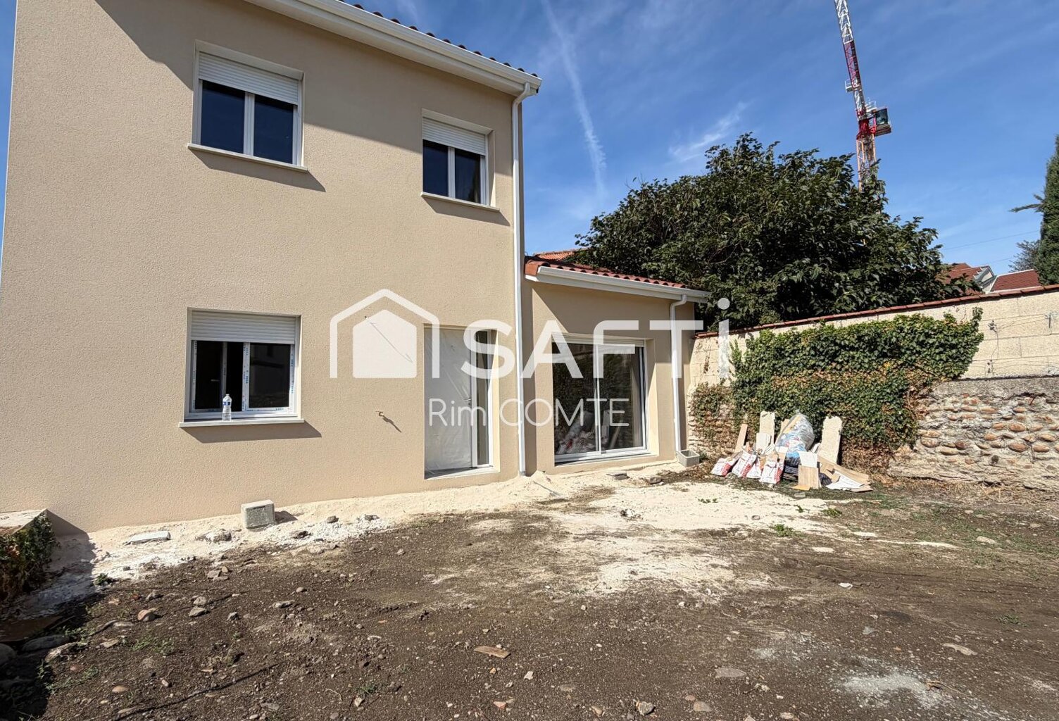 À VENDRE  Maison rénovée de 61 m² avec terrasse et stationnement privatif à Albon26!! — photo 1