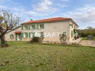 Maison en pierre, piscine et vastes dépendances — photo 2