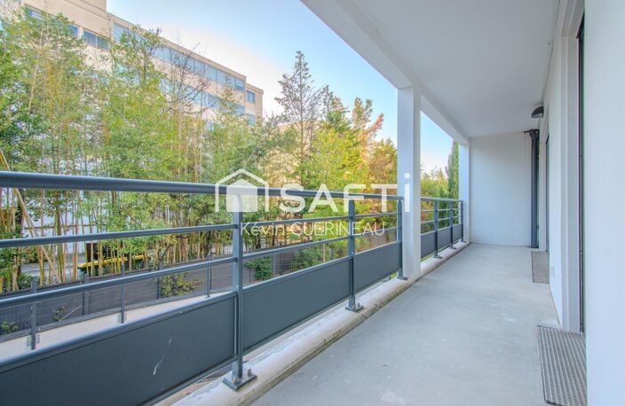 Bordeaux Caudéran  T3 récent au calme avec balcon filant et parking sécurisé — photo 4