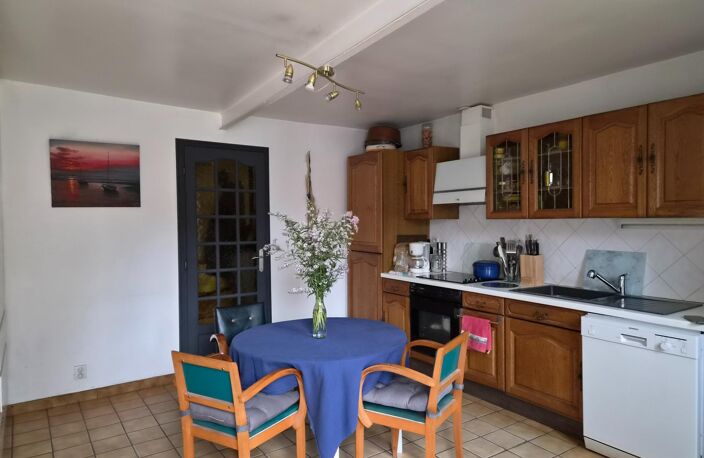 MAISON EN IMPASSE  AVEC ATELIER ET STATIONNEMENT — photo 3