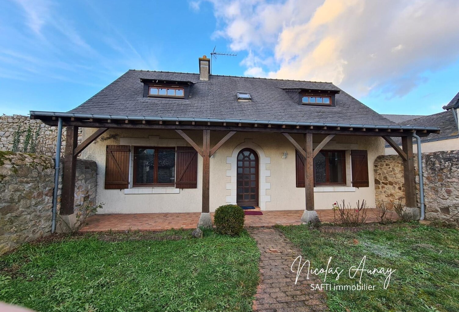 Idéal investisseur lot de trois maison dont un terrain constructible d'environ 150m2. — photo 1