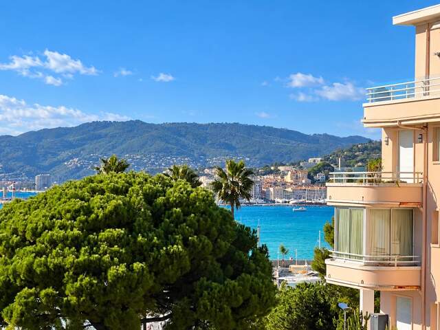 Cannes Palm Beach – Appartement 2 pièces avec terrasse, proche plages, garage possible — photo du bien