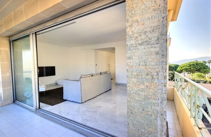 Cannes Palm Beach – Appartement 2 pièces avec terrasse, proche plages, garage possible — photo 3